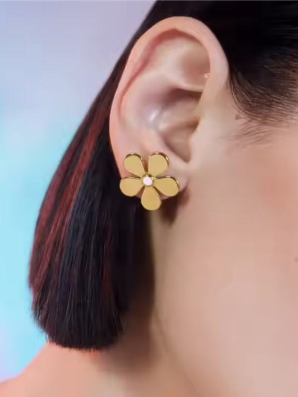 Daisy Dream Gold Studs - Image 3