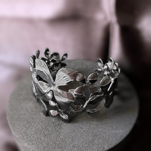 Fleur de Bold Cuff